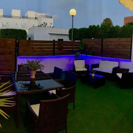 Adosado Nuevo Piscina Terraza Conil アパート コニル・デ・ラ・フロンテラ